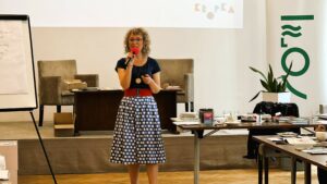 Aktywności… i KROPKA. Warsztaty i scenariusze zajęć dla bibliotekarzy
